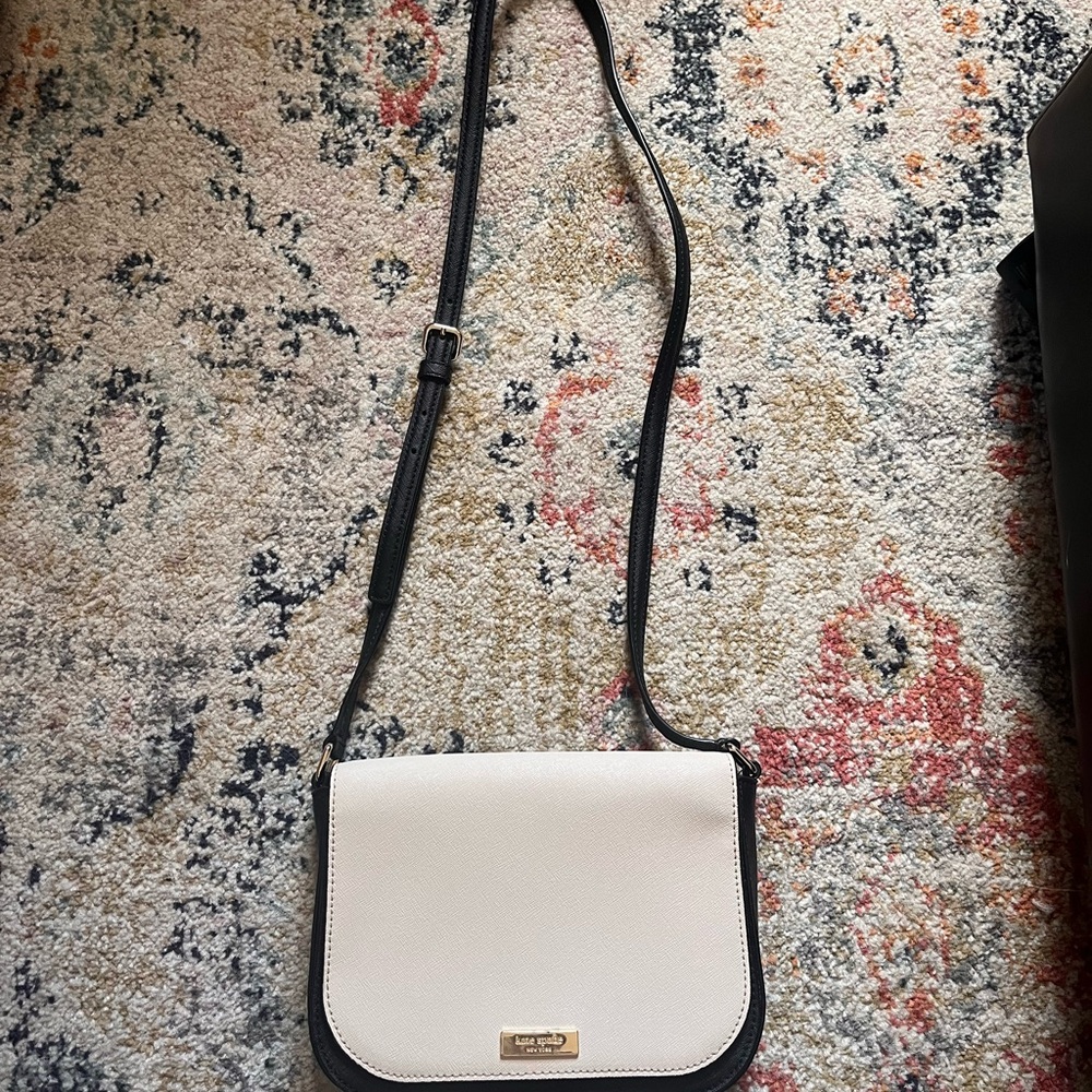 Kate Spade Cream and Black Crossbody Bag with Elegant Design